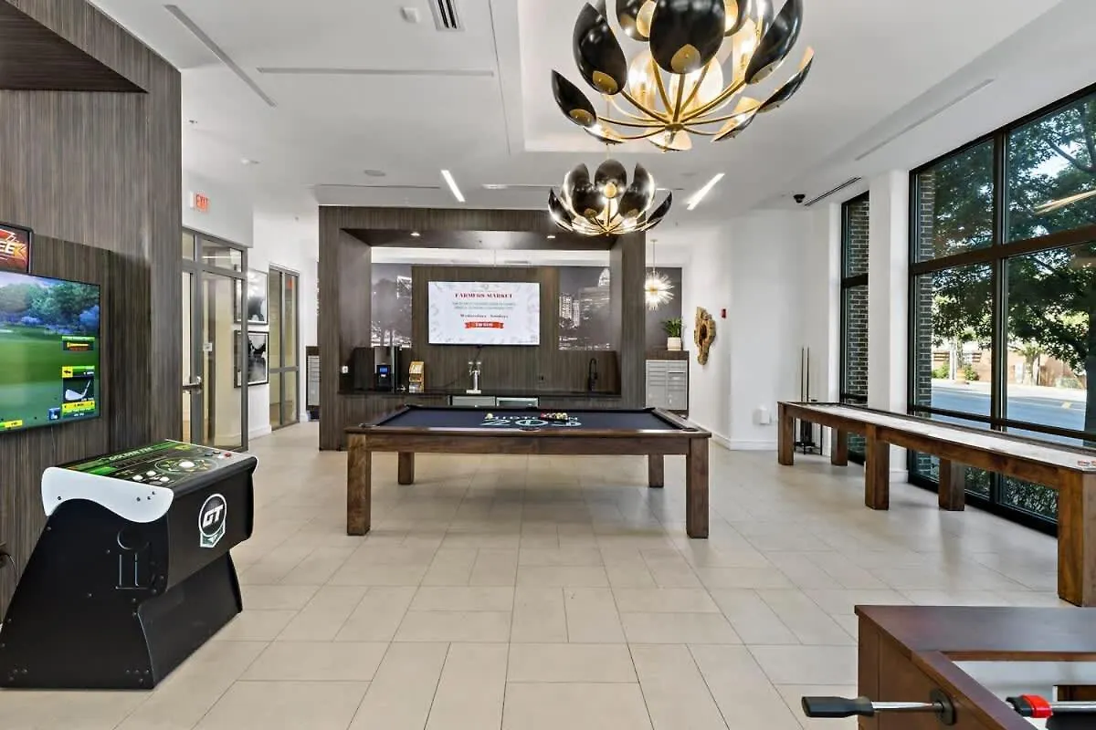 Chic Studio - 5 Min Dt, Gym, Parking, W-D - Sleeps 6 Charlotte 0*,  États-Unis