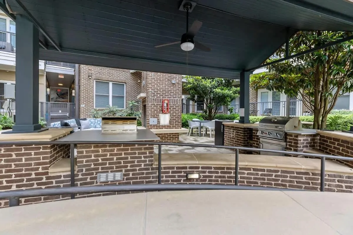 Chic Studio - 5 Min Dt, Gym, Parking, W-D - Sleeps 6 Charlotte Appartement
