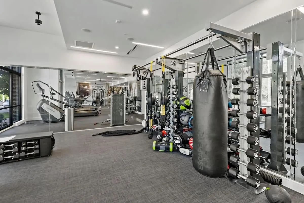 Chic Studio - 5 Min Dt, Gym, Parking, W-D - Sleeps 6 Charlotte Appartement