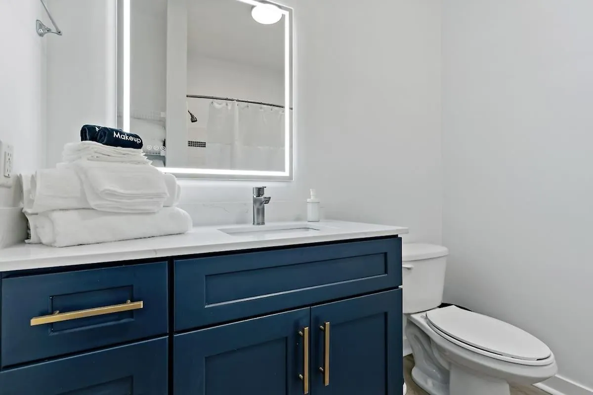 Appartement Chic Studio - 5 Min Dt, Gym, Parking, W-D - Sleeps 6 Charlotte
