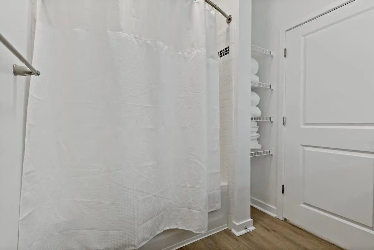 Chic Studio - 5 Min Dt, Gym, Parking, W-D - Sleeps 6 Charlotte