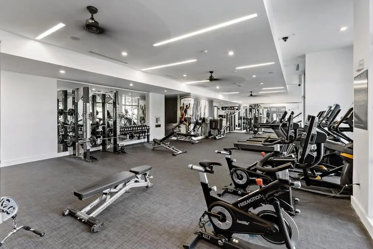 Appartement Chic Studio - 5 Min Dt, Gym, Parking, W-D - Sleeps 6 Charlotte